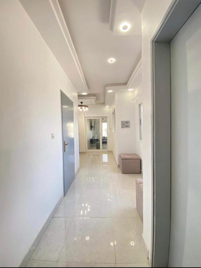 Appartement Haut Standing Idealement Situe A Dakar Exterior photo